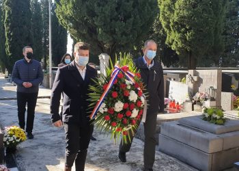 Uoči Dana sjećanja na žrtve Domovinskog rata i Dana sjećanja na žrtvu Vukovara i Škabrnje položeni vijenci